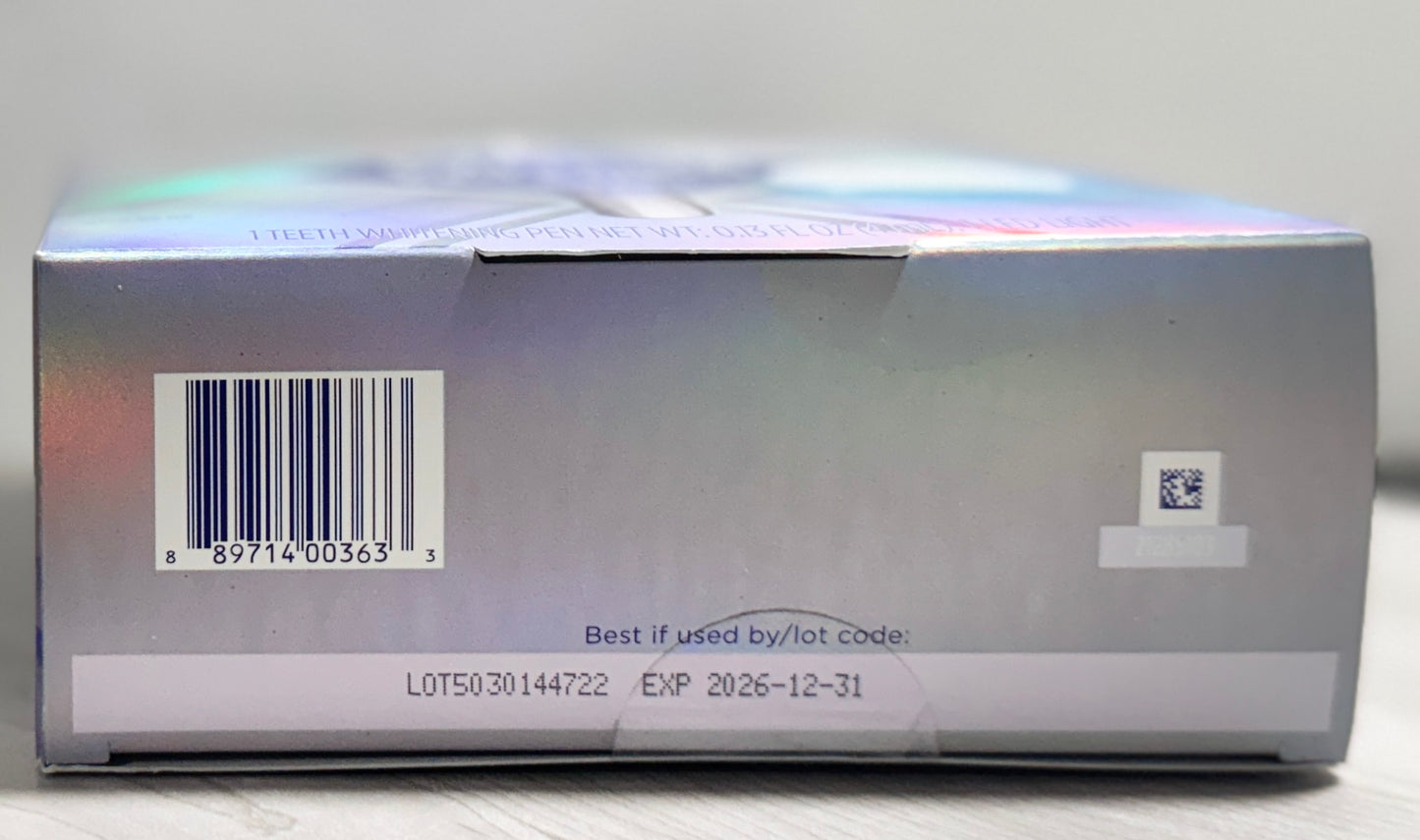 Crest 3D White Whitening Pen + LED Light Kit